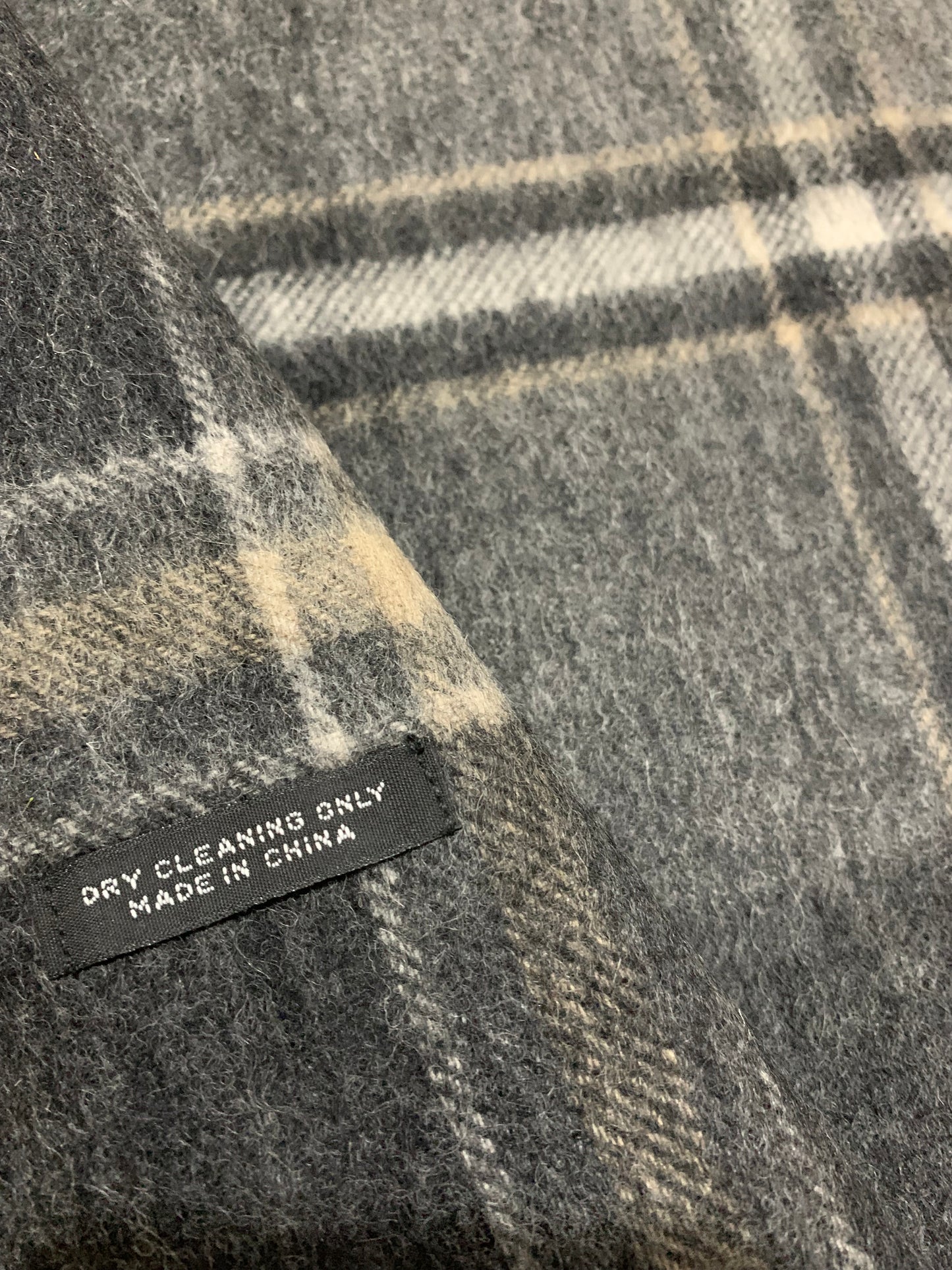 ELLE HOMME Men’s Woollen Scarf – Timeless Parisian Style