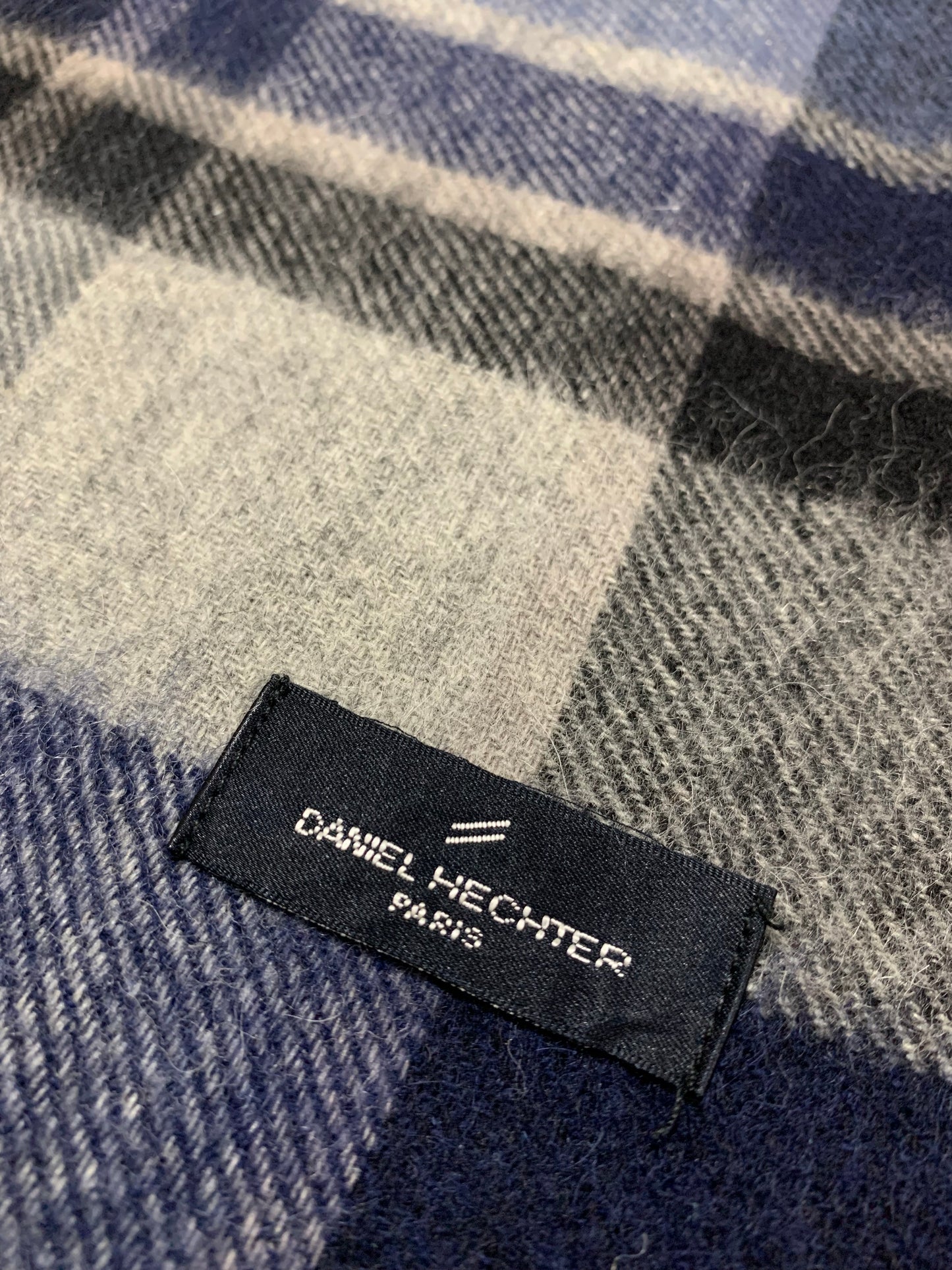 DANIEL HECHTER Men’s 100% Wool Scarf – Luxury Elegant Winter Muffler