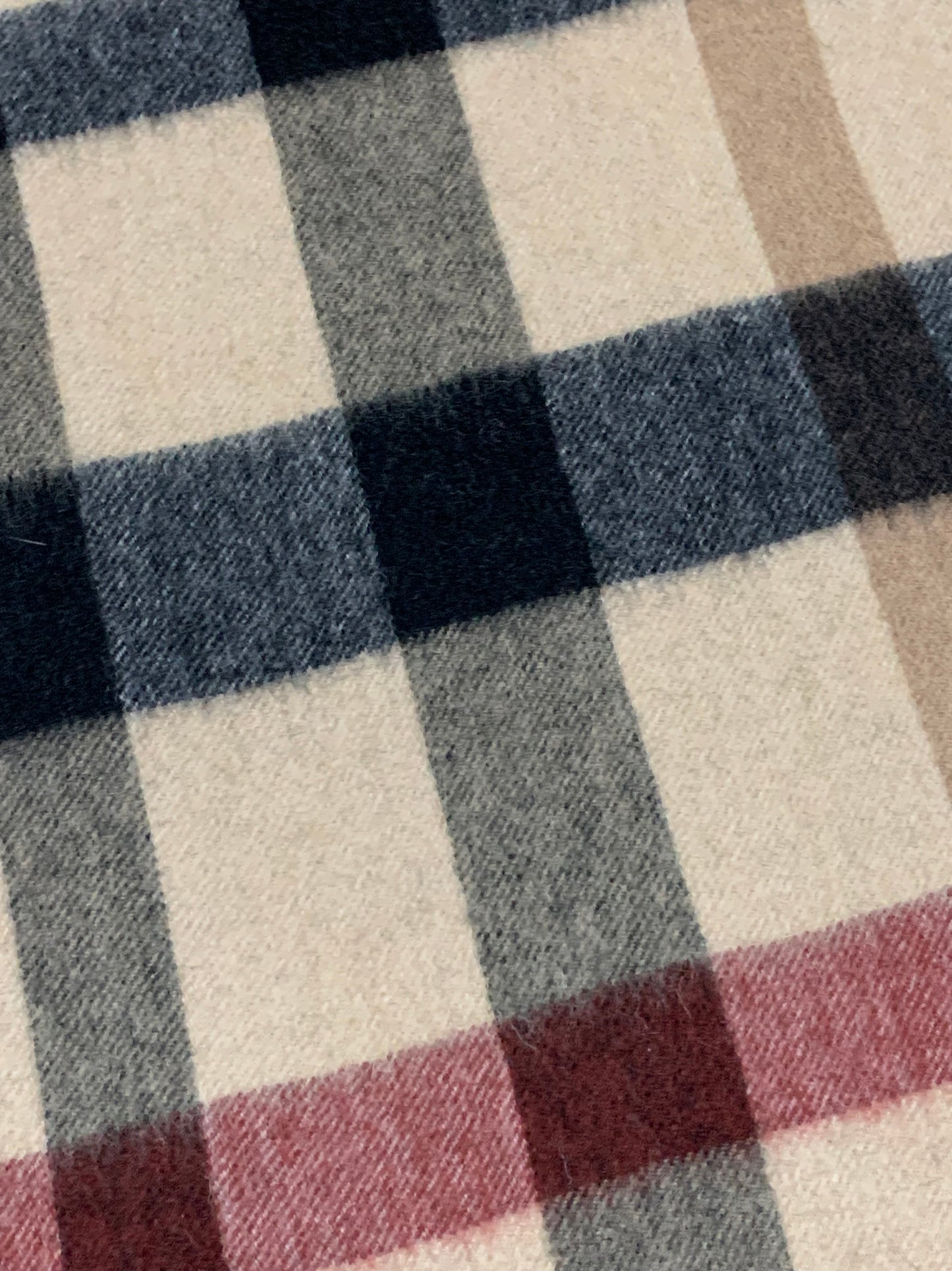 Men’s Wool Scarf – Italian Luxury & Timeless Warmth