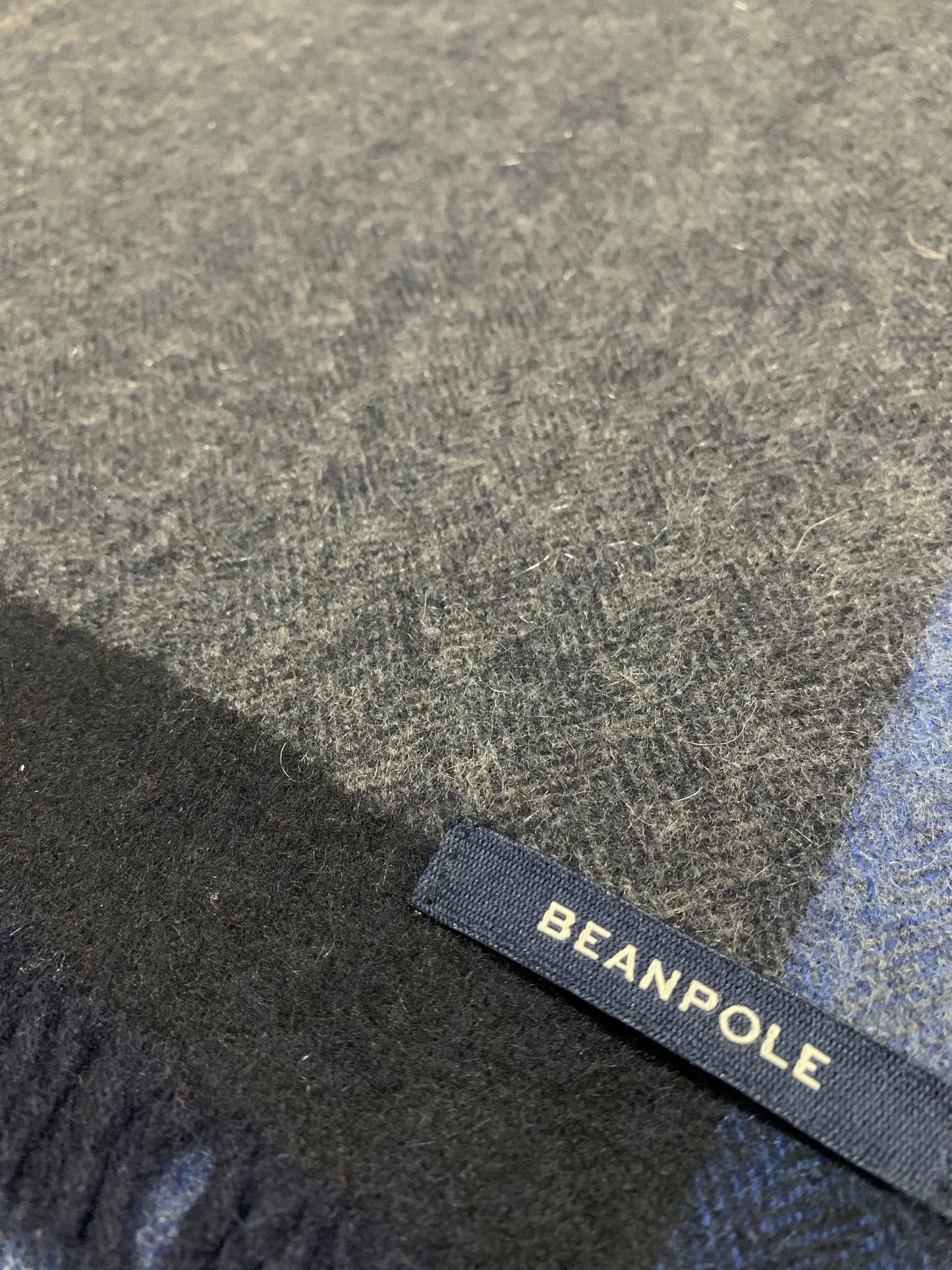 BEANPOLE Men’s Woollen Scarf – Timeless Winter Essential