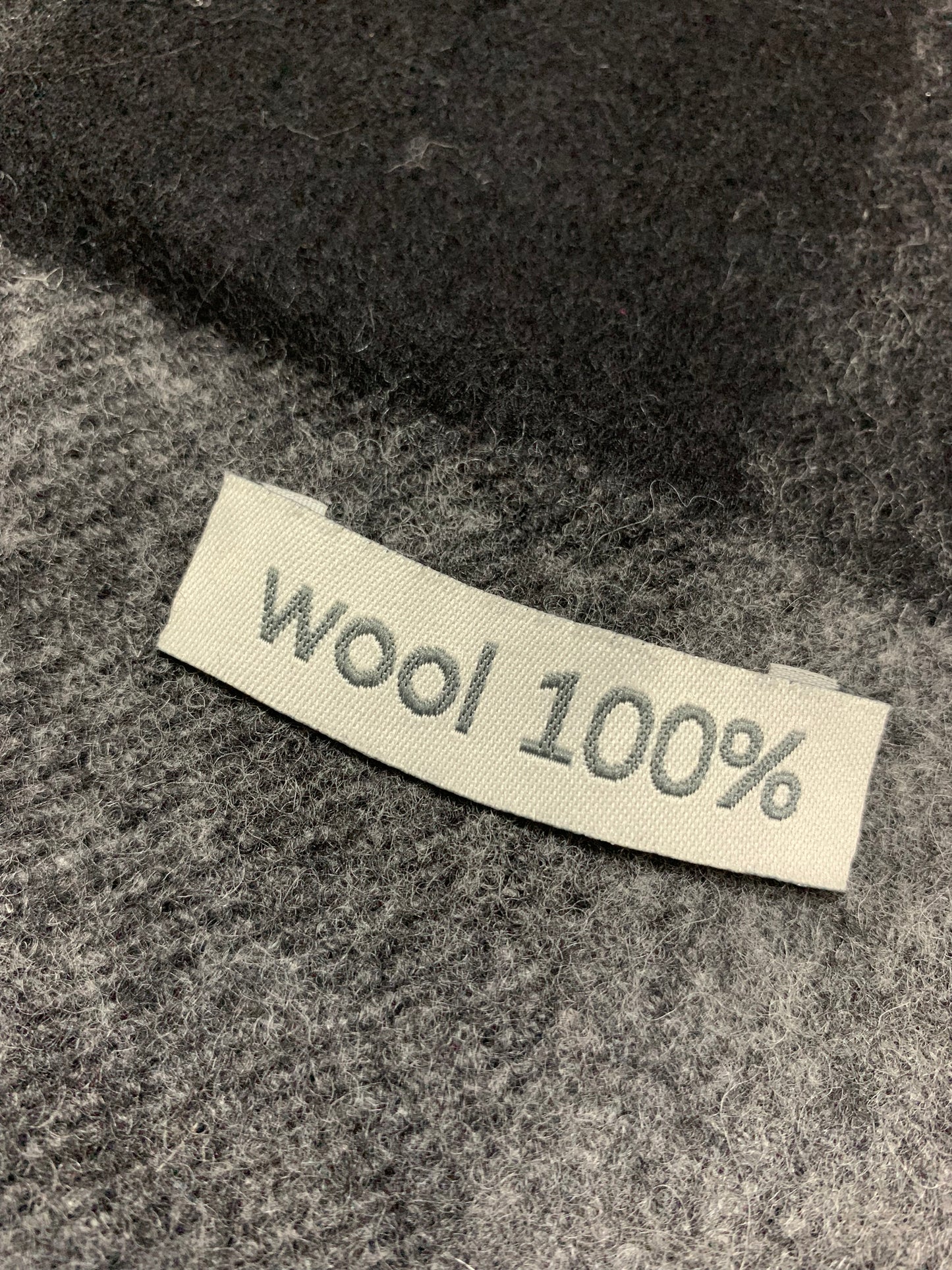 Men’s Wool Scarf – Italian Luxury & Timeless Warmth