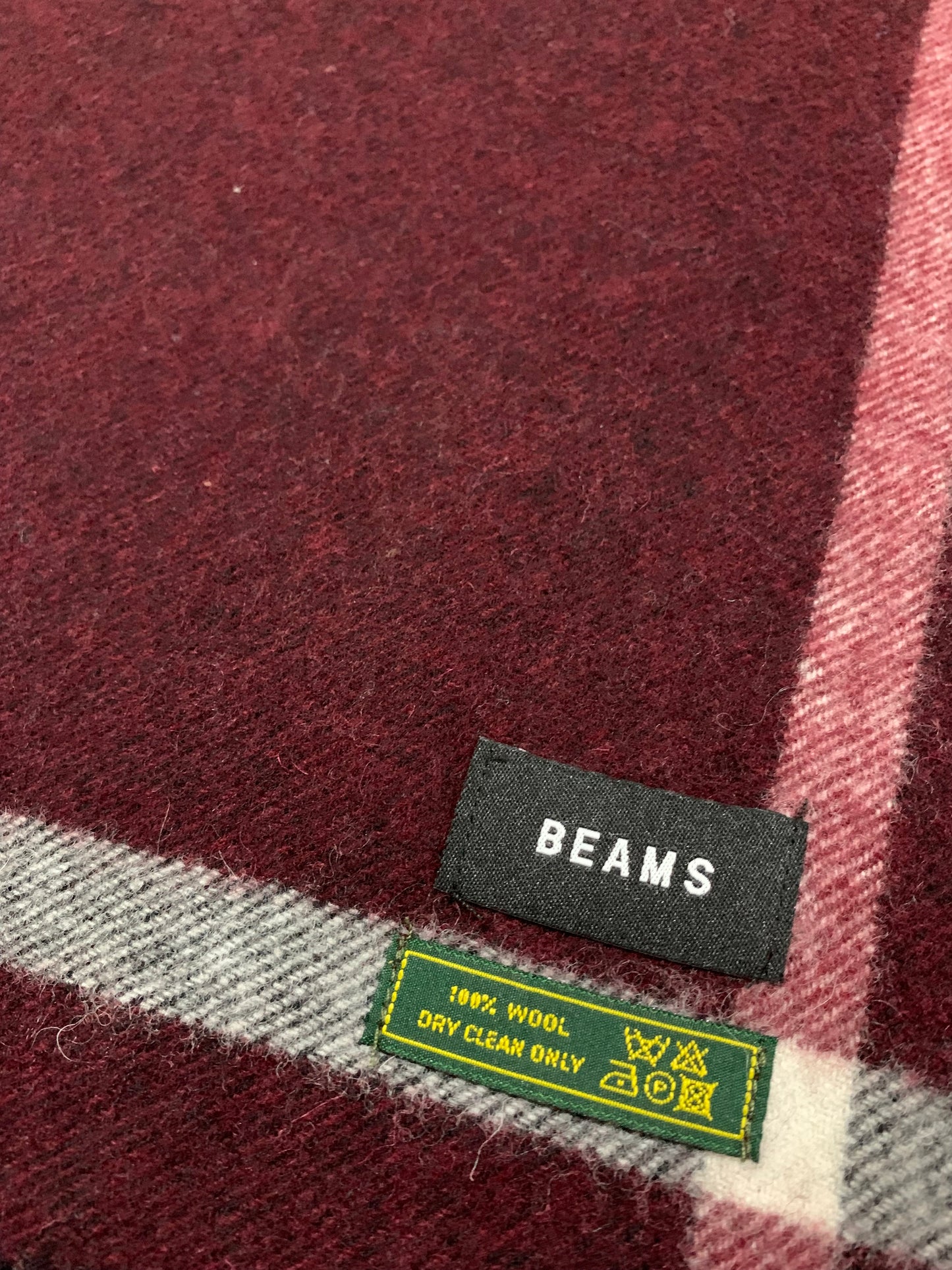 BEAMS Men’s 100% Woollen Scarf – Japanese Craftsmanship & Classic Style