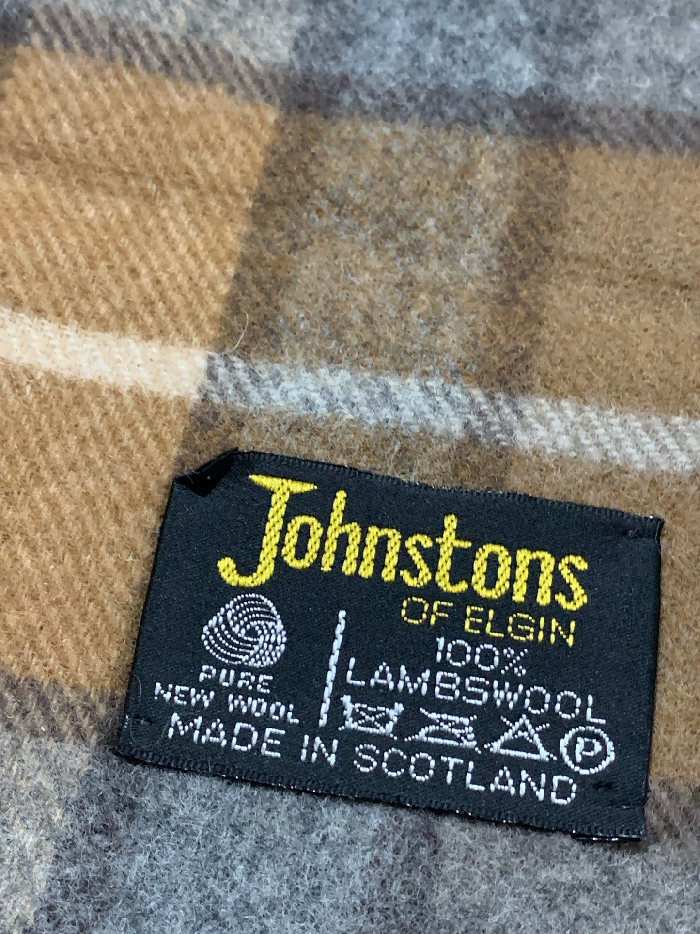 Johnstons Men’s 100% Lambswool  Scarf – Luxurious, Warm & Timelessly Elegant