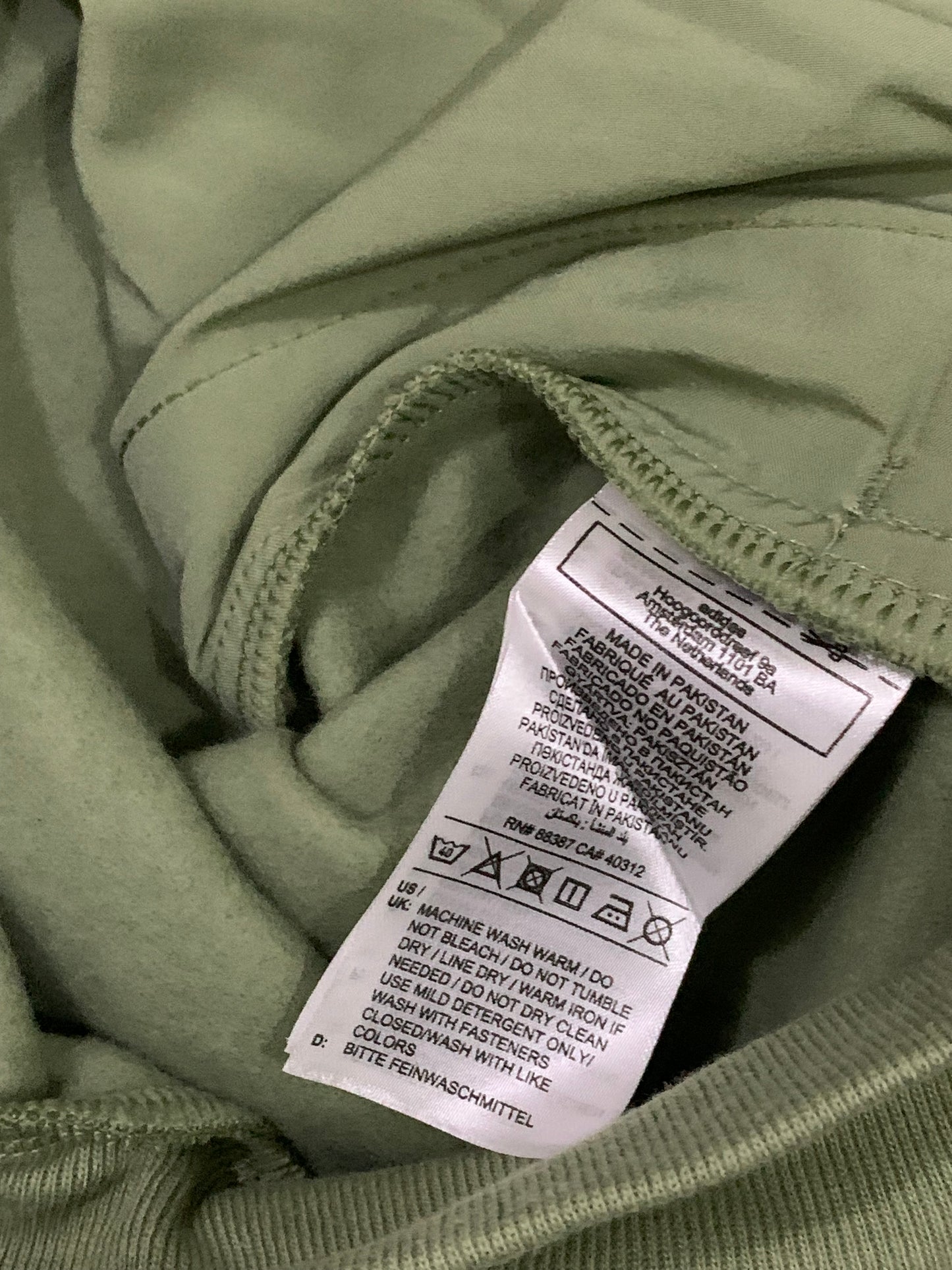 Adidas Men’s Essentials 3-Stripes Hoodie – Classic Comfort & Sport Style