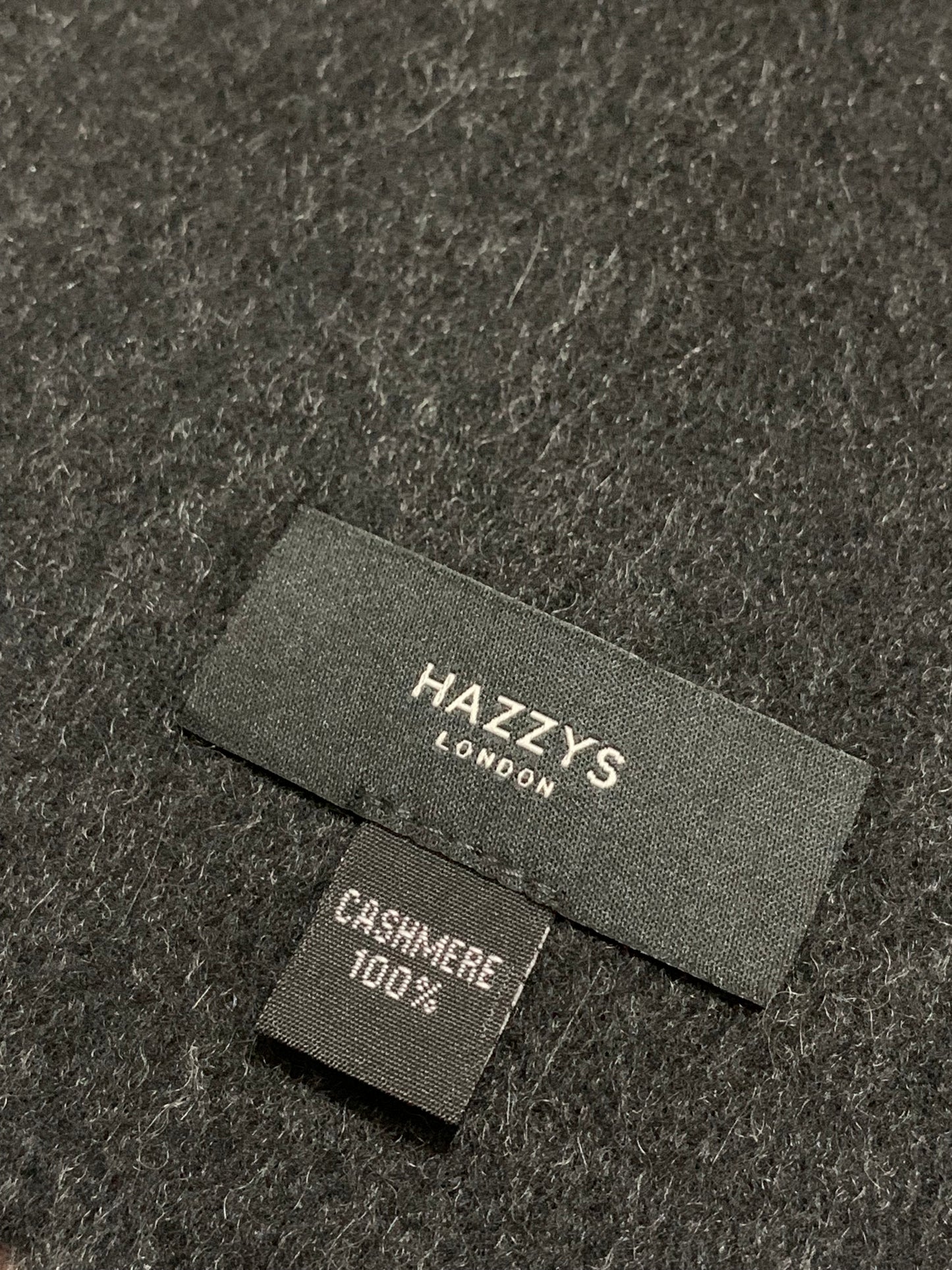 HAZZYS MEN’S 100% CASHMERE MUFFLER