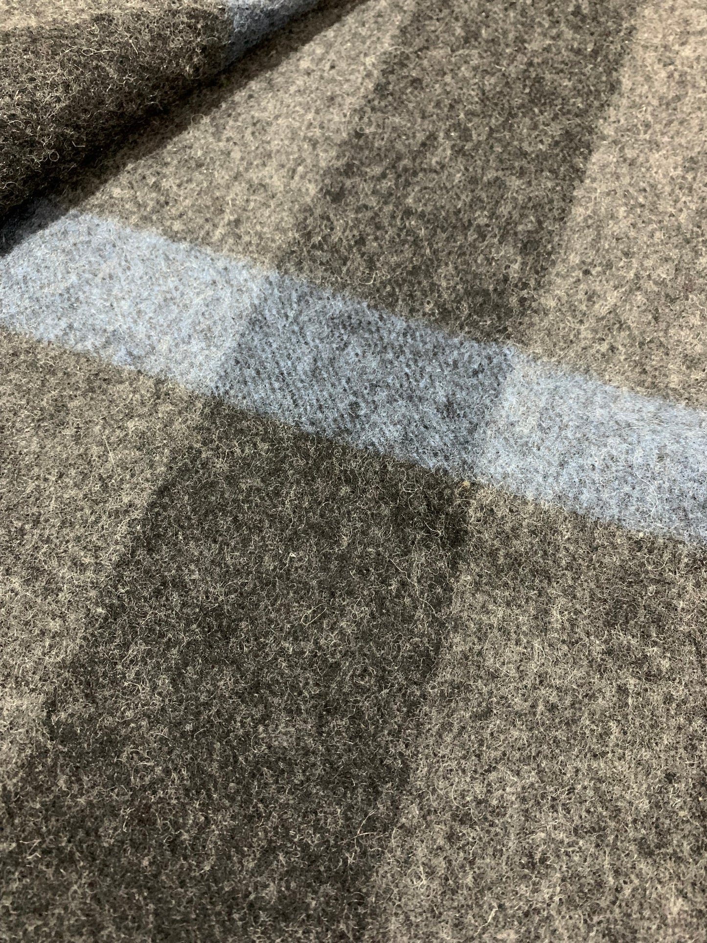 Men’s Wool Scarf – Italian Luxury & Timeless Warmth