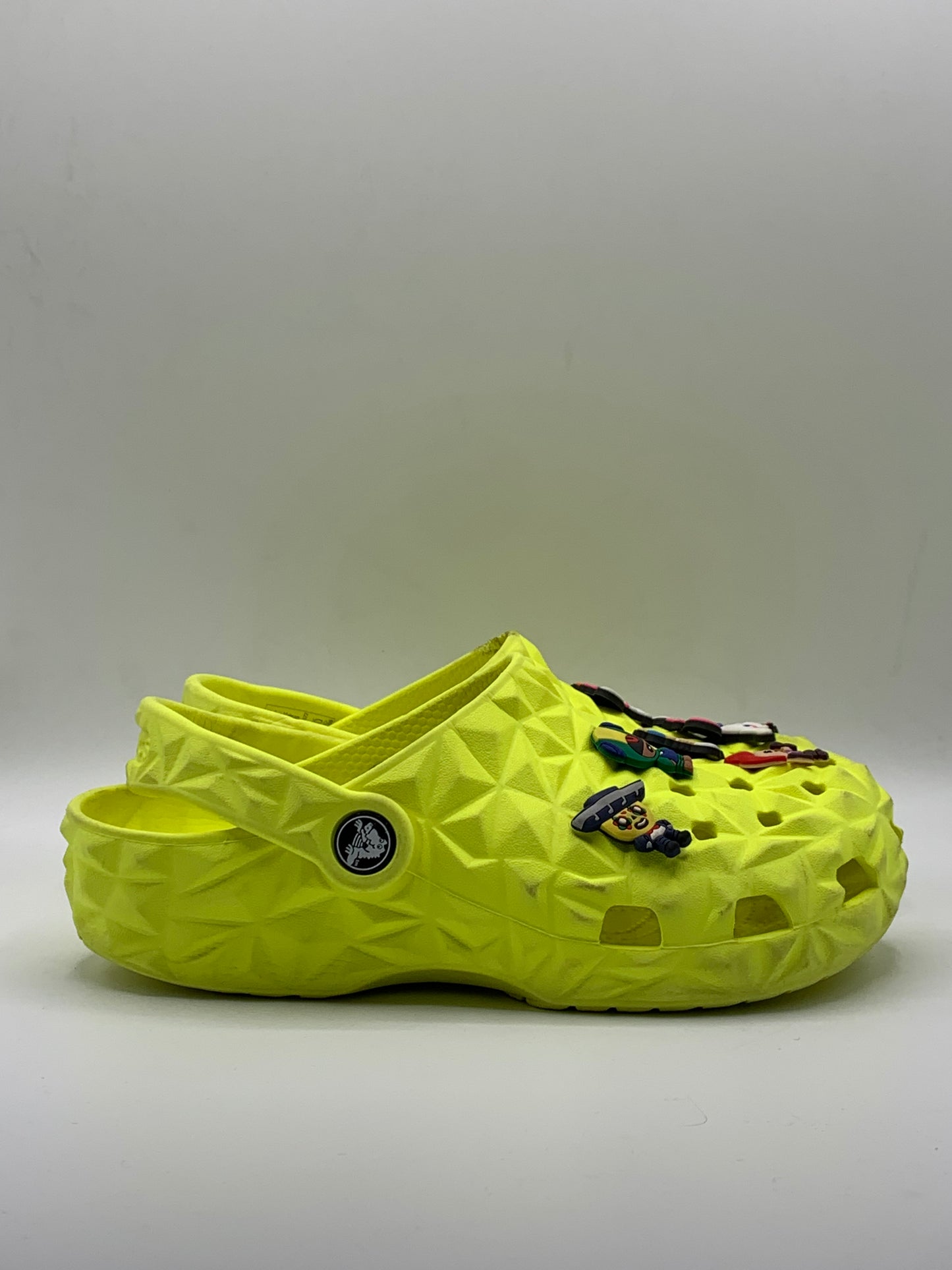 CROCS KIDS' CLASSIC GEOMETRIC CLOG | PRE-LOVED | CONDITION 9/10 | SIZE J2 | EU 33-34