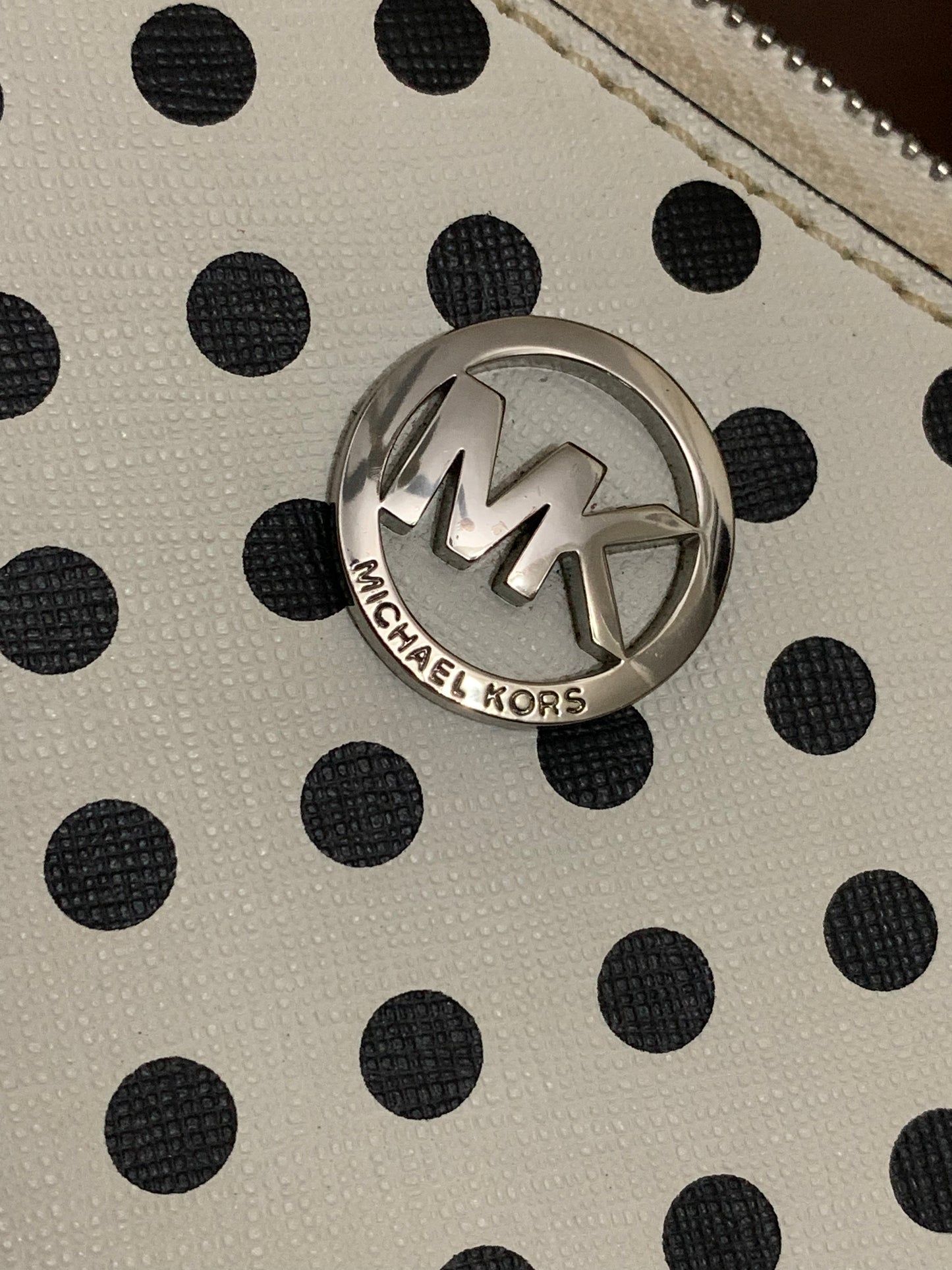 Michael Kors Wallet Wristlet | 100% Authentic | Pre-Loved Condition Excellent |