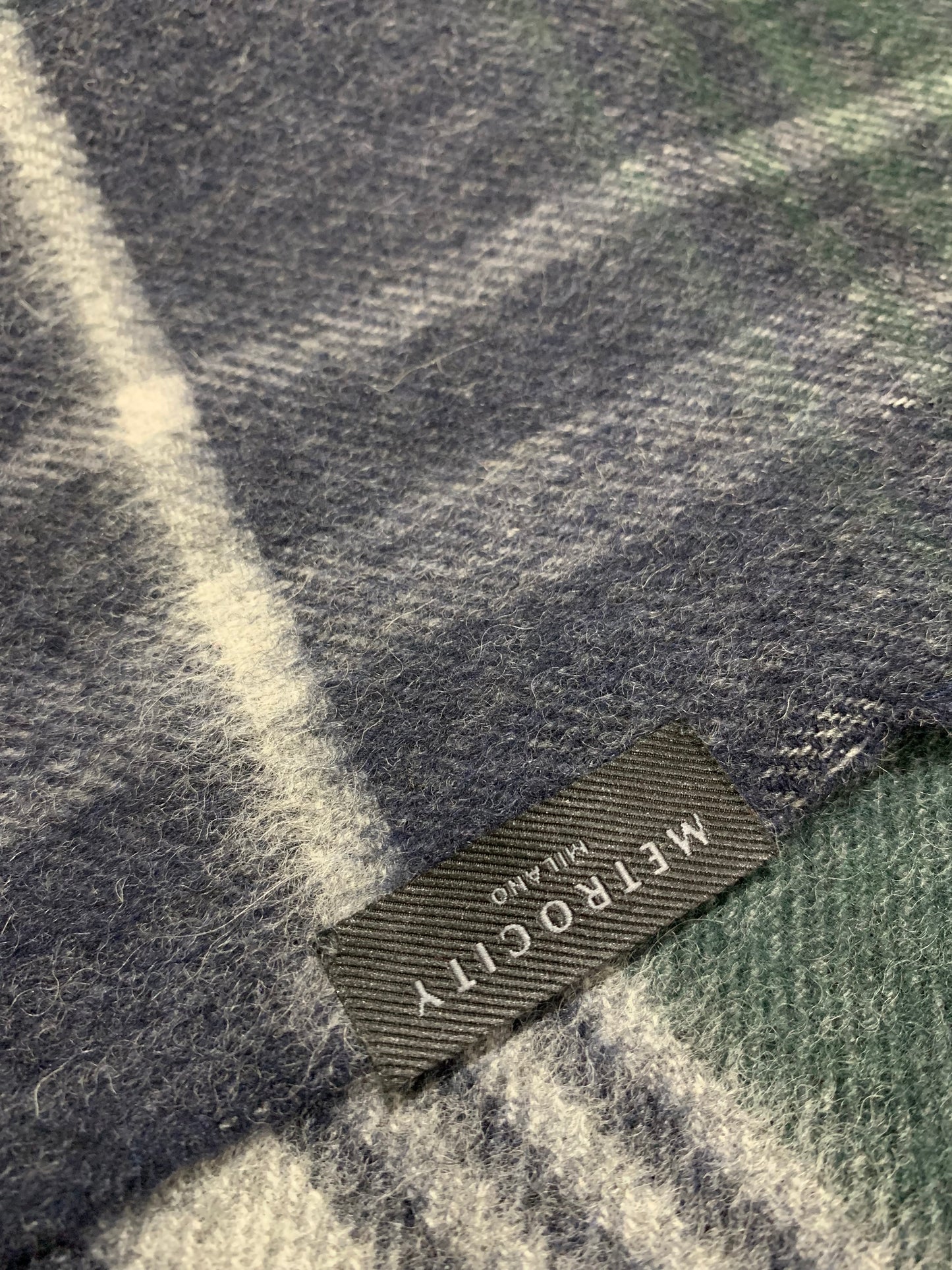 METROCITY Men’s 100% Cashmere Wool Muffler Scarf – Ultimate Luxury & Warmth