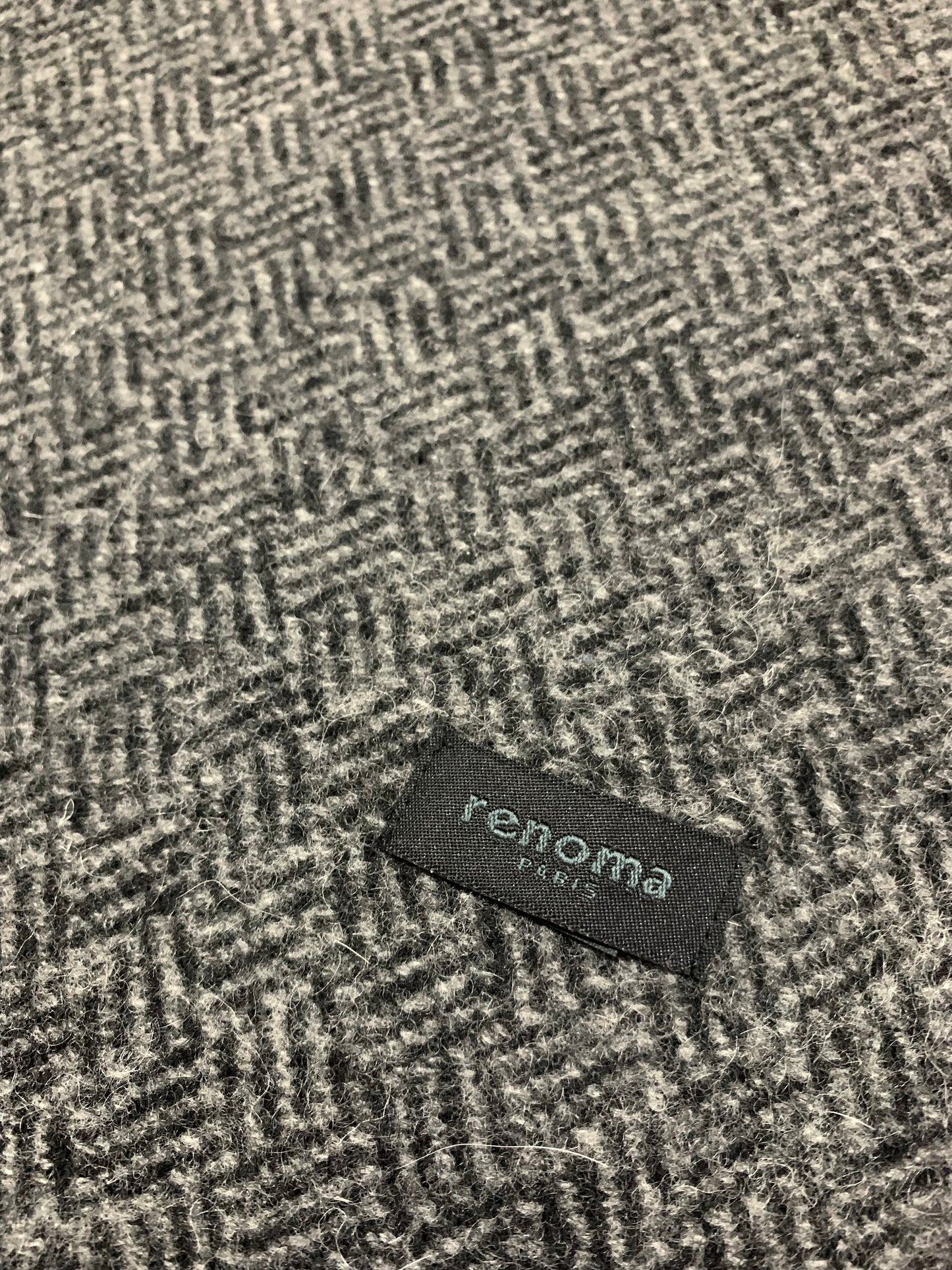 Renoma Paris Men’s Woollen Scarf – Premium Winter Accessory