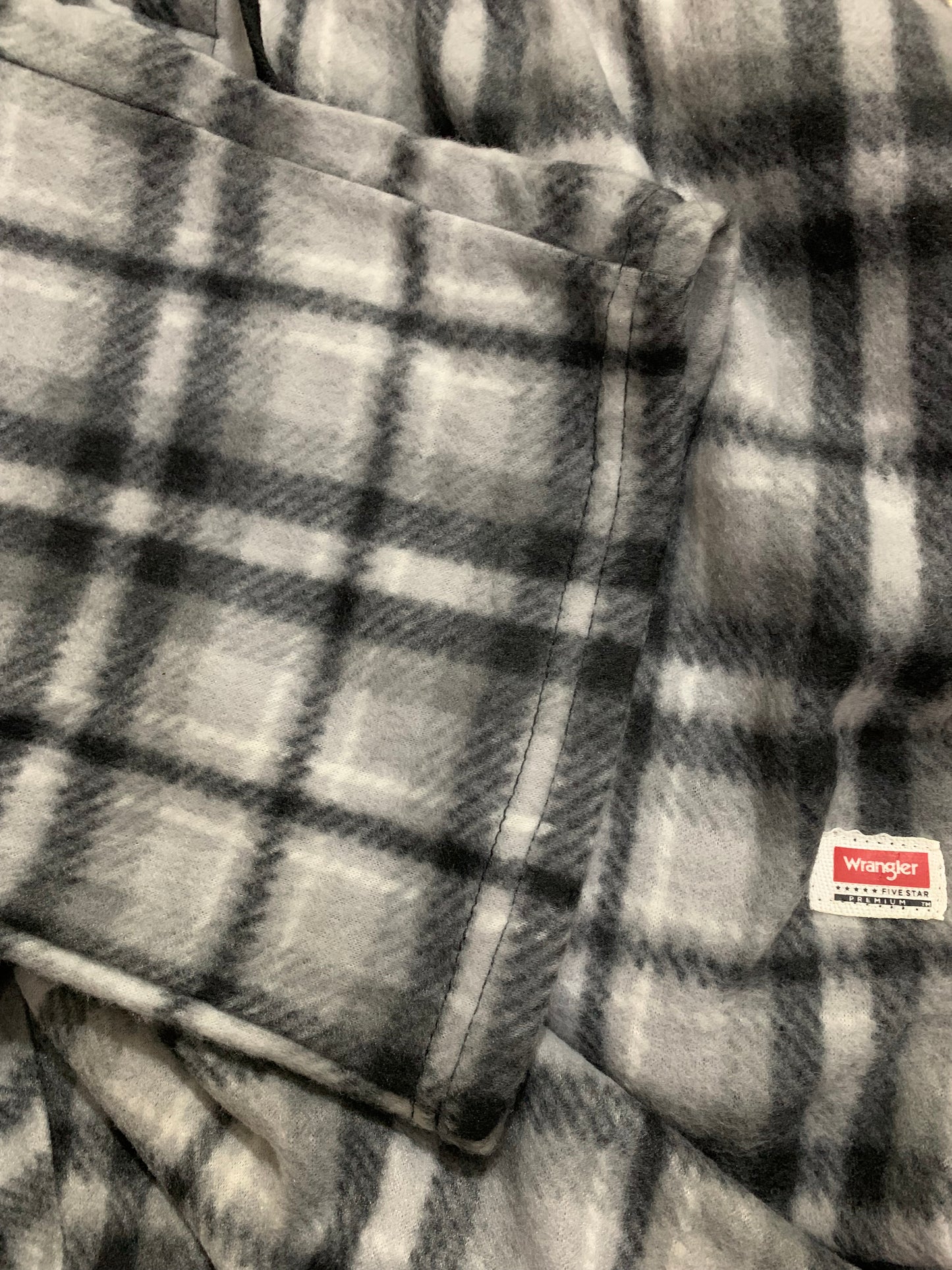 Wrangler Men’s Micro Fleece Sleep Pants – Soft, Warm & Comfortable Lounge Pajama Pants