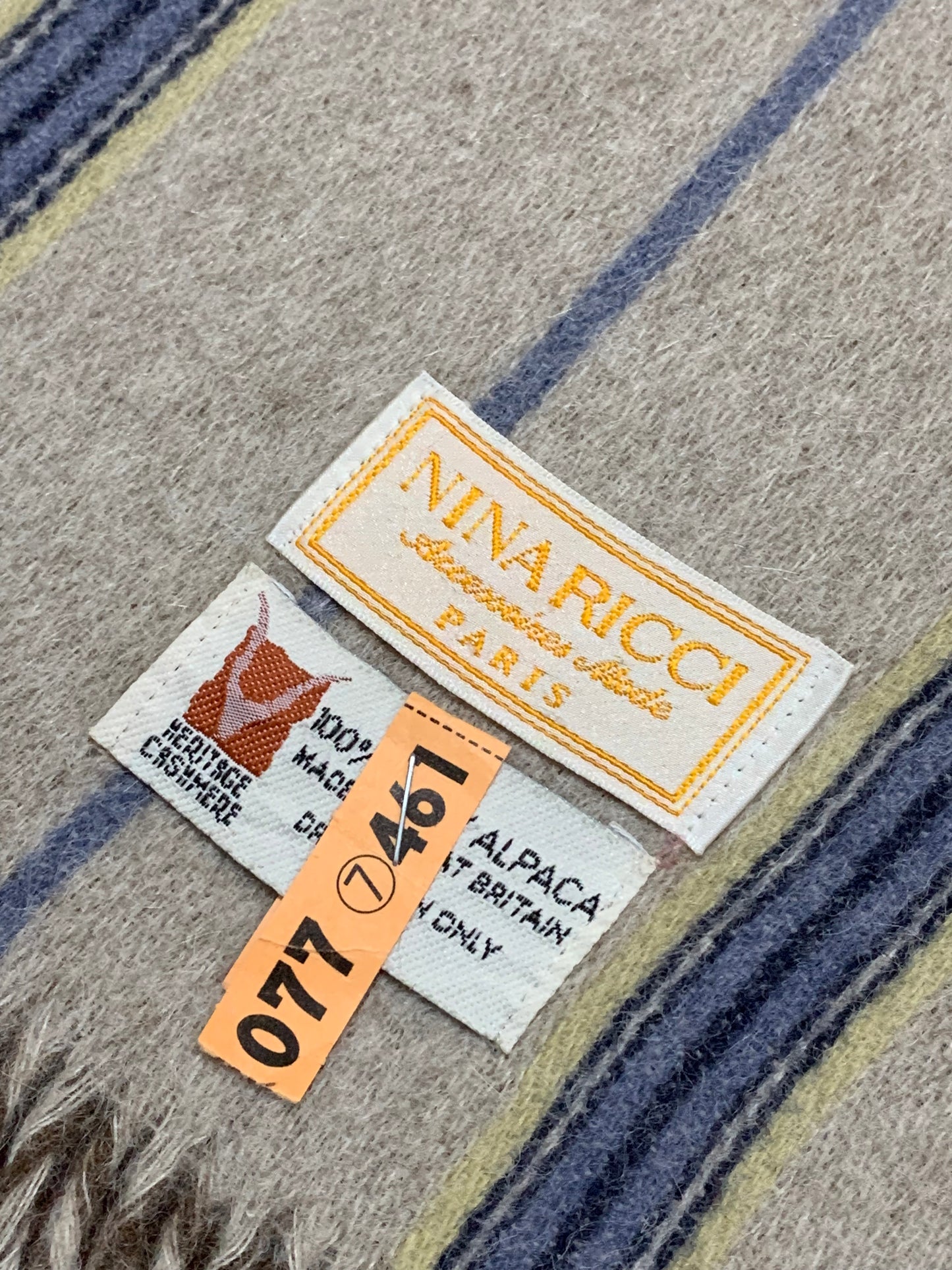 Nina Ricci Paris Alpaca Scarf/Shawl 100% Wool Cashmere