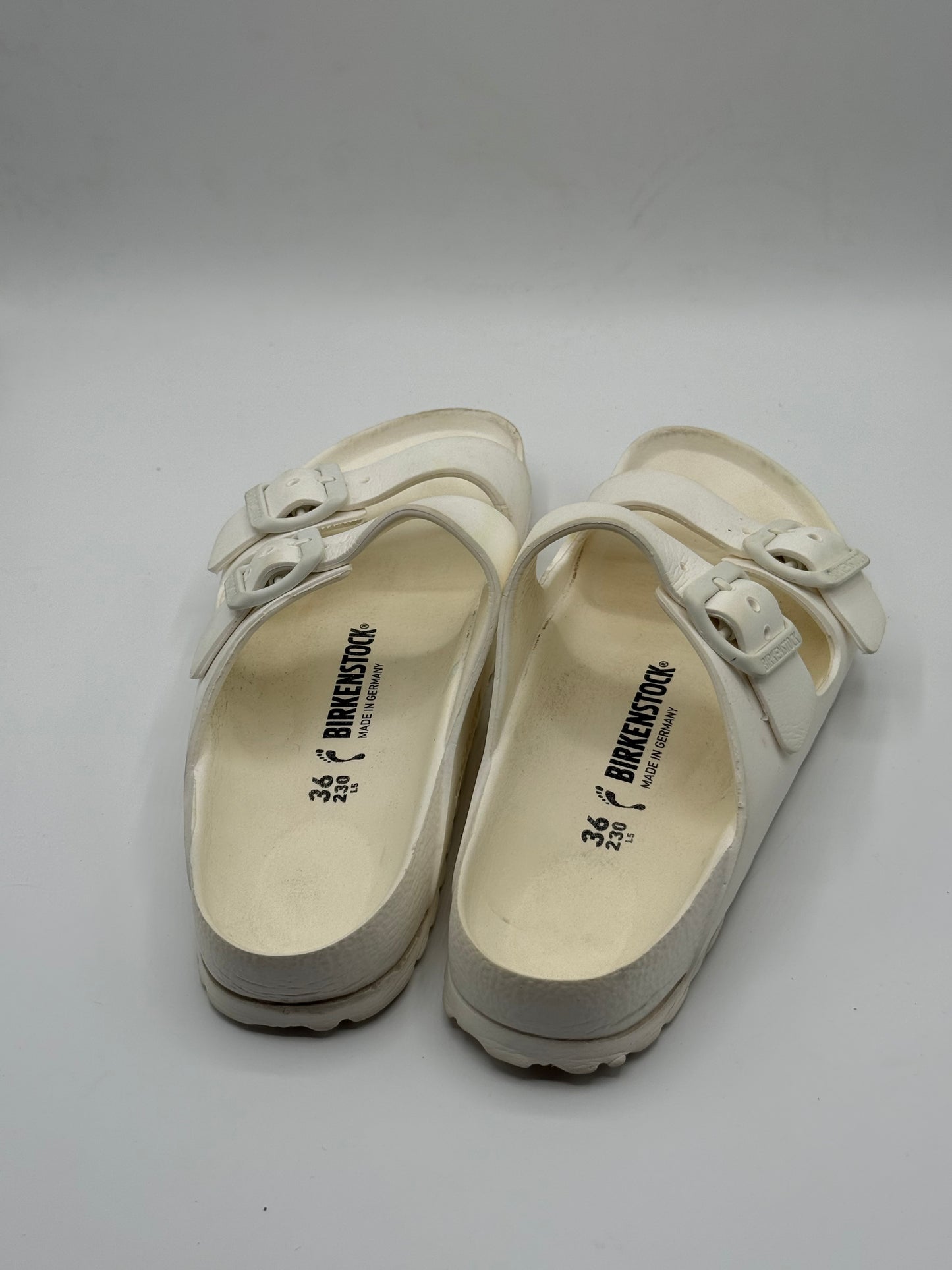 Birkenstock Arizona Sandals | Pre-Loved | Size 36 | Condition 9/10 |