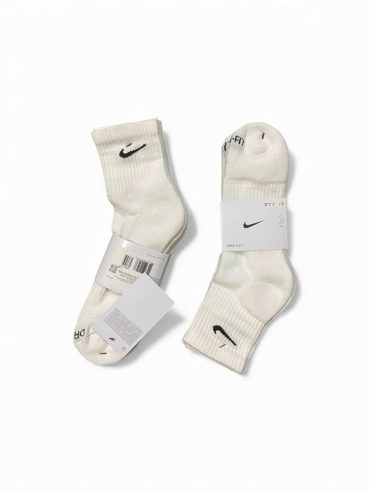 Nike Everyday Plus Cushioned
Training Quarter Socks (3 Pairs)