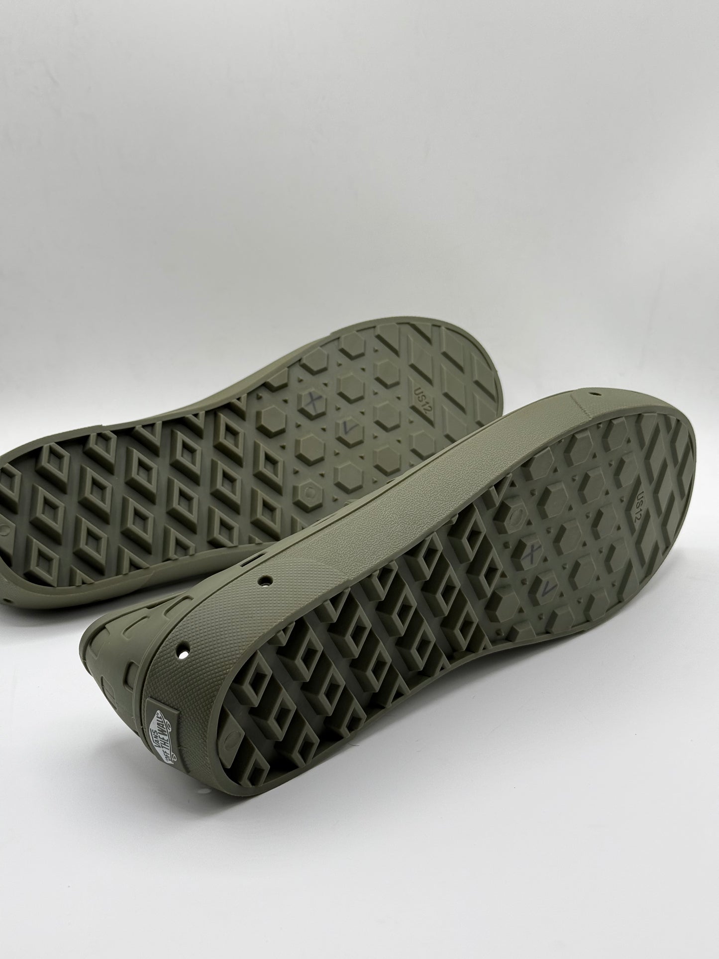 Vans Men's Ua Trek Slip-onTrack Shoe | Condition Excellent Like Brand New | Size US12 | EU 46
