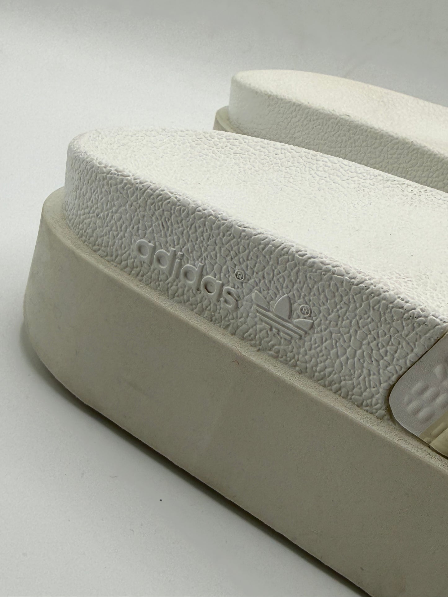Women's Adilette Bonega slides | Excellent Condition | Size UK6 | EU39         100% Original | Made In China