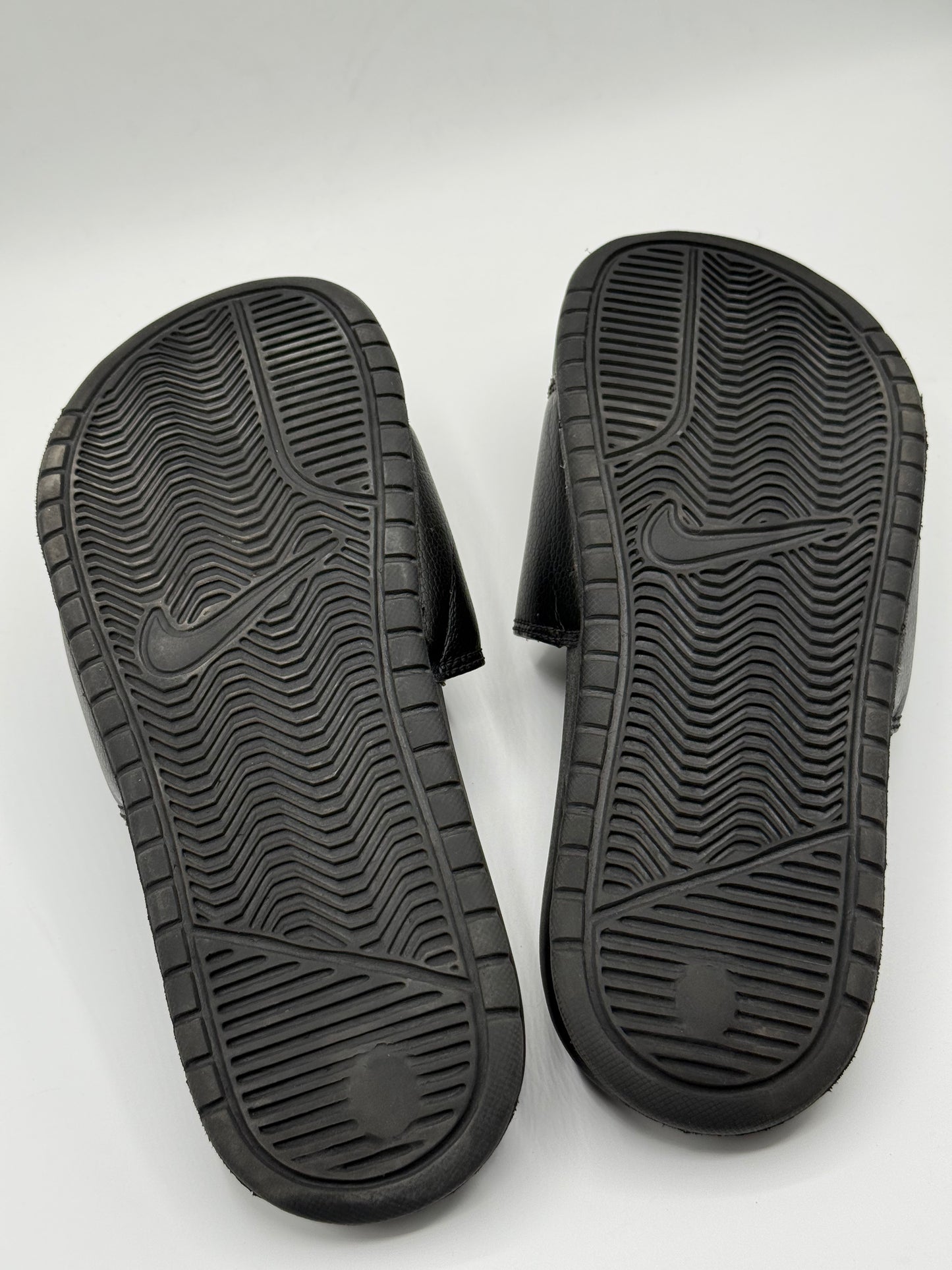Nike Victori One slides | Pre-Loved Condition 10/10 | Size UK4.5 EU37.5 | Made In Indonesia