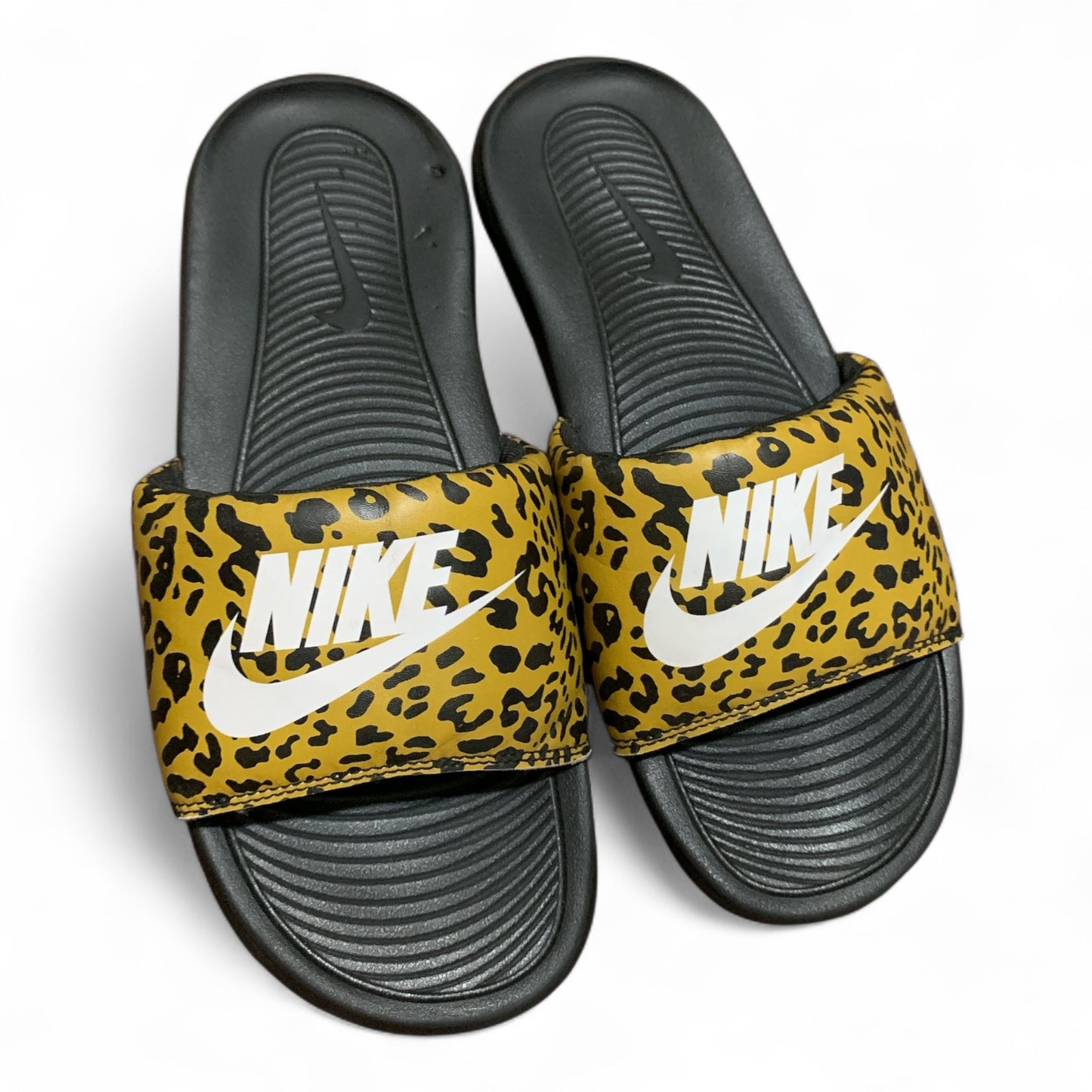Nike Slides Pre-Loved| Condition 9/10 | Size EU 42 |