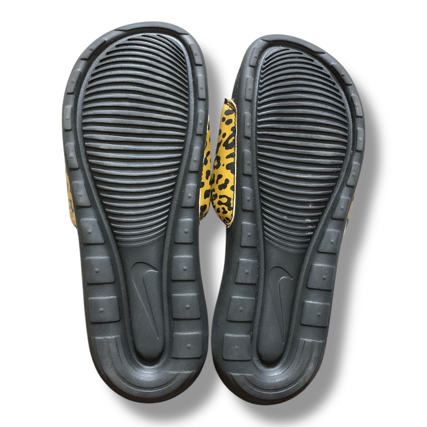 Nike Slides Pre-Loved| Condition 9/10 | Size EU 42 |